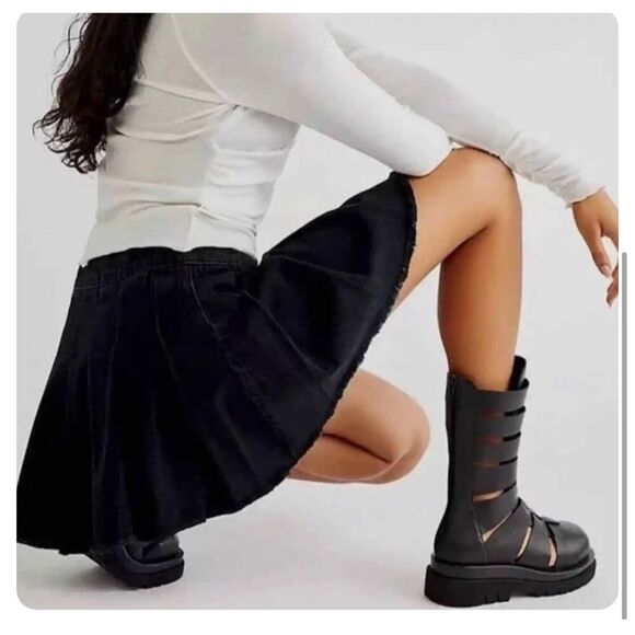 Free People black private school pleated skirt - Picture 3 of 14